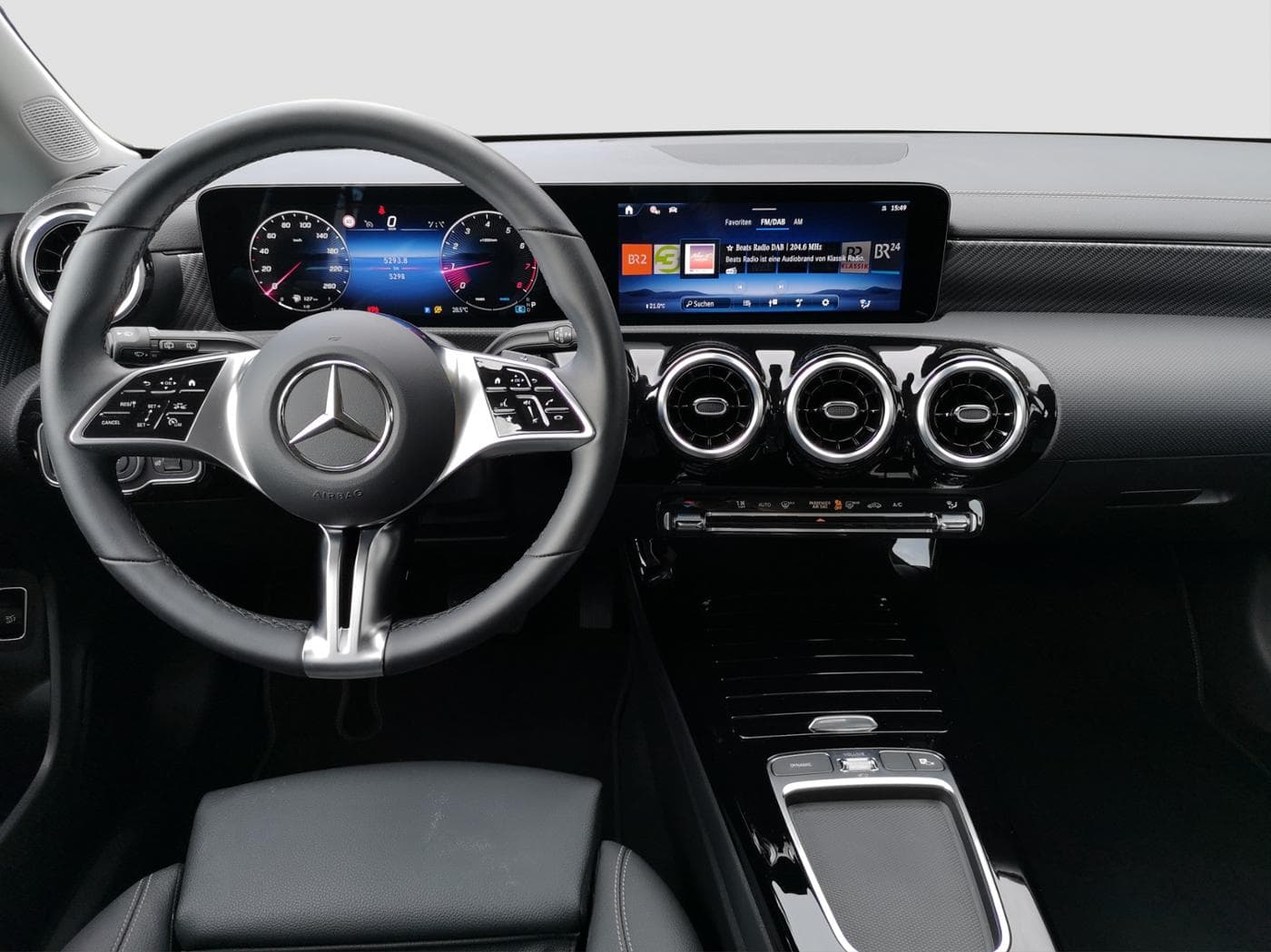 Mercedes-Benz CLA 180 SB Bild 9