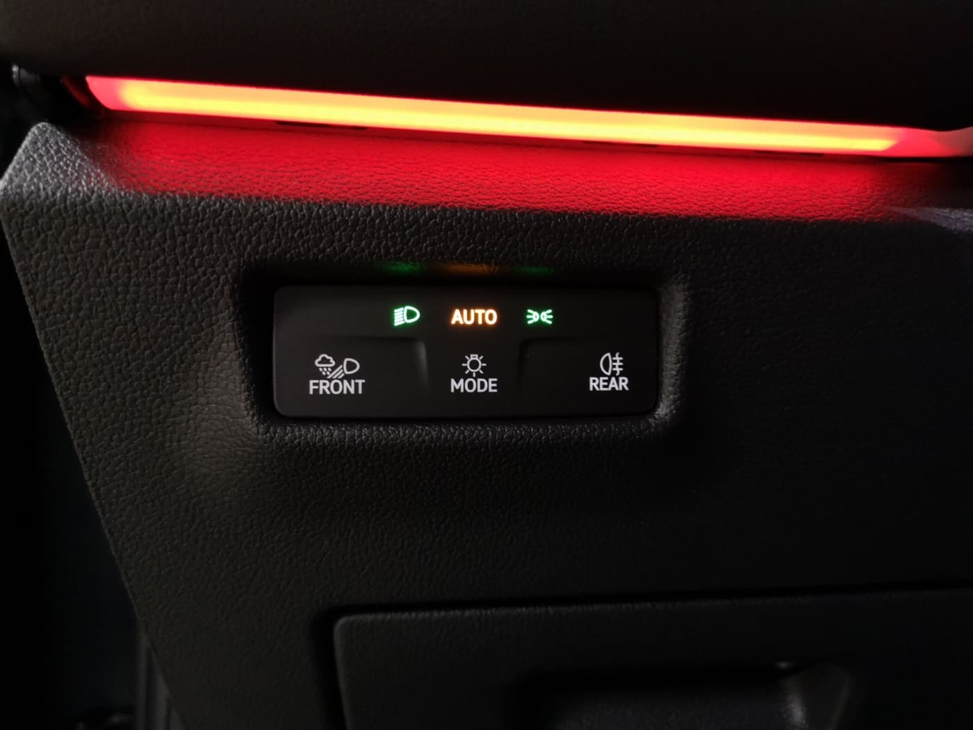 Volkswagen Tiguan R-Line 2.0 l TDI 4MOTION DSG Bild 24