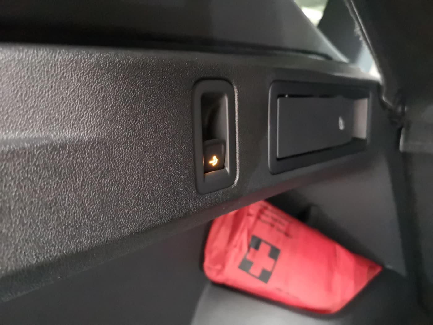 Volkswagen Tiguan R-Line 2.0 l TDI 4MOTION DSG Bild 26