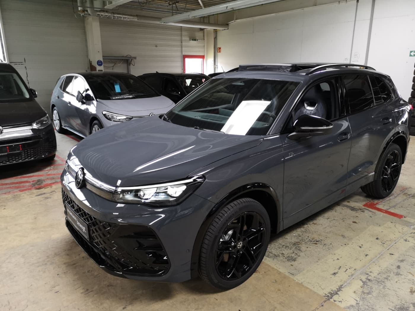 Volkswagen Tiguan R-Line 2.0 l TDI 4MOTION DSG Bild 30