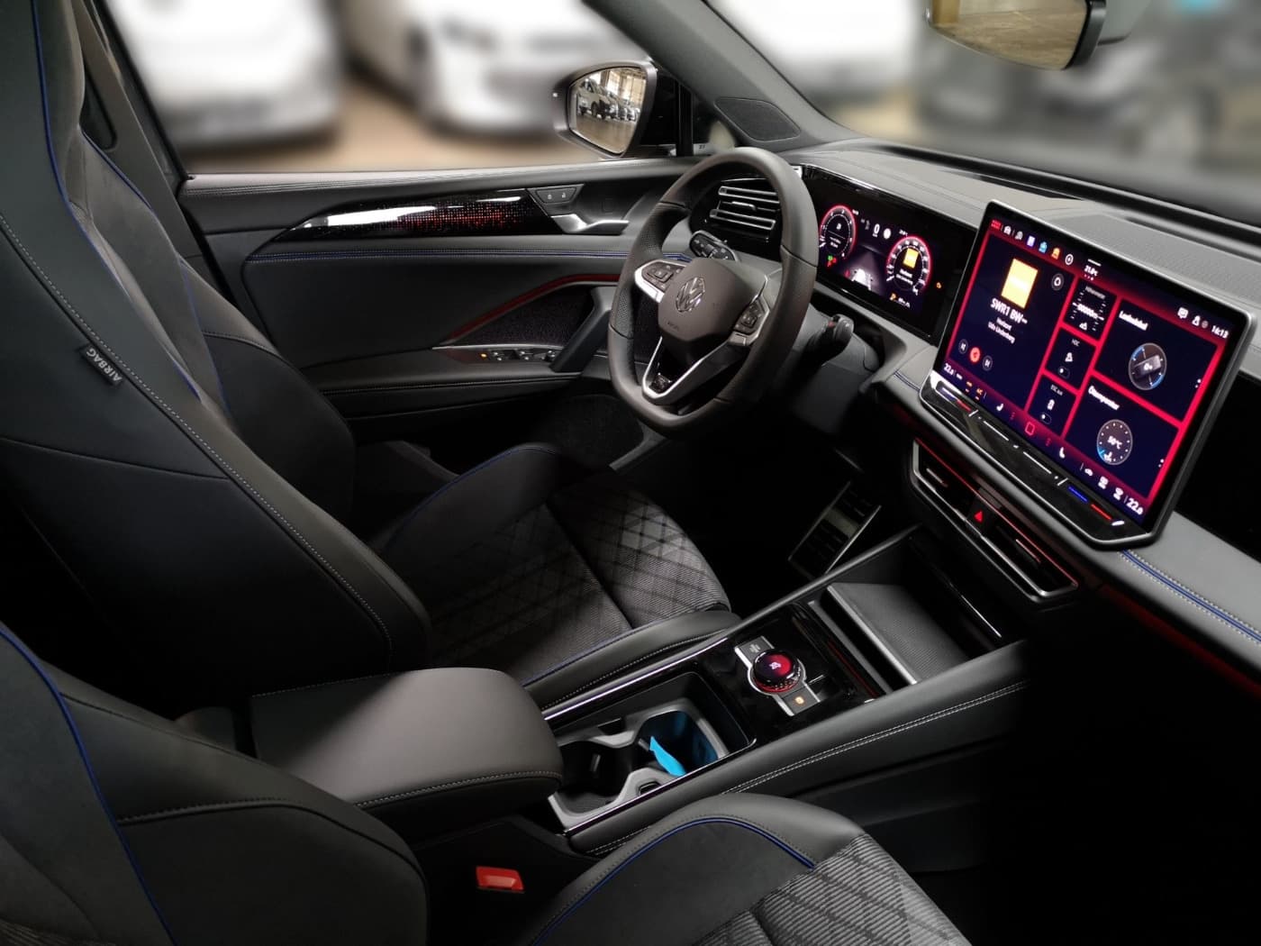 Volkswagen Tiguan R-Line 2.0 l TDI 4MOTION DSG Bild 8