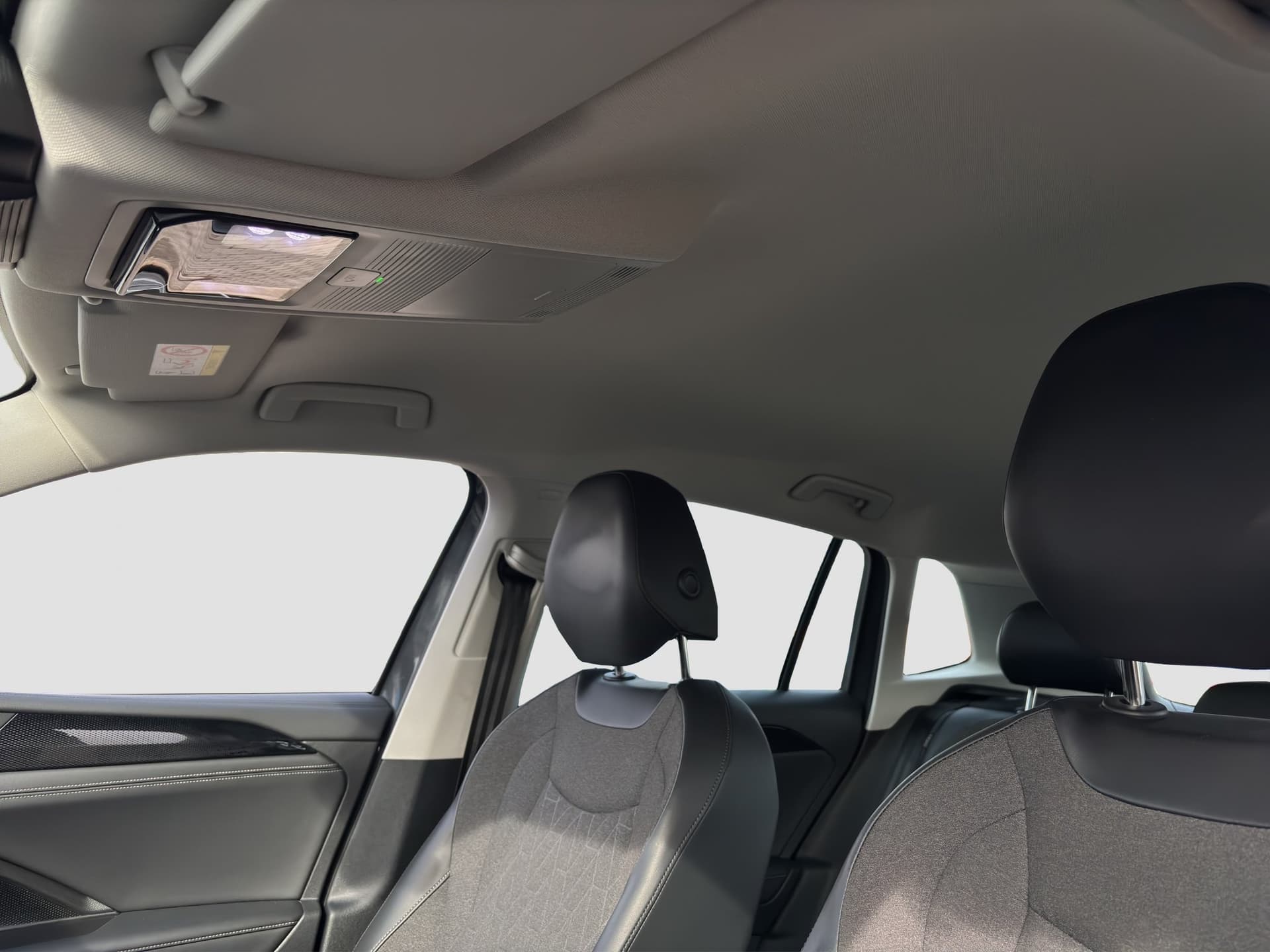 Volkswagen Tiguan Life 2.0 TDI DSG 193 PS AHK ACC Kamera Bild 14