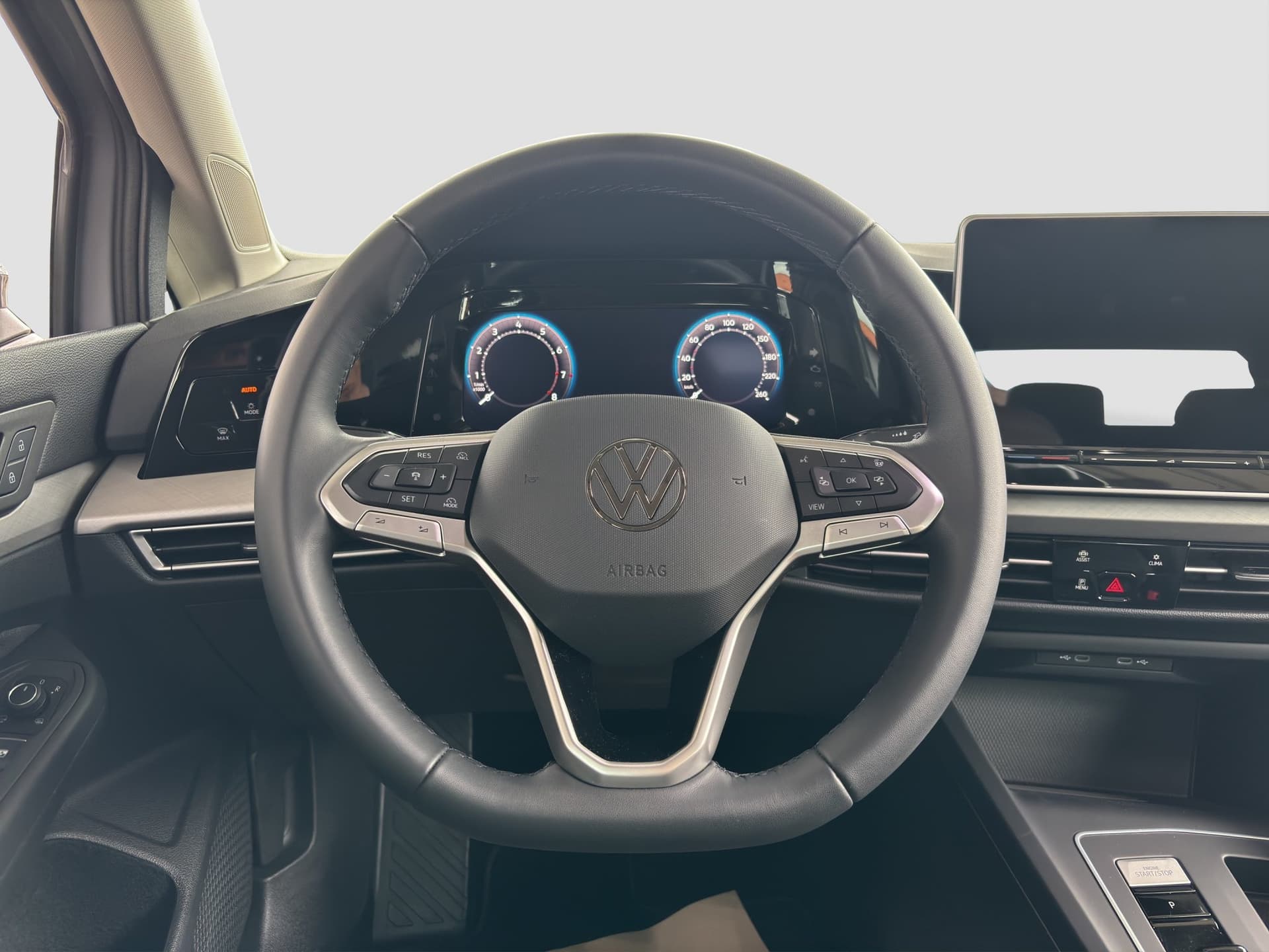 Volkswagen Golf Life 1.5 eTSI 115 PS Automatik Anhängerkupplung App-Connect Bild 10