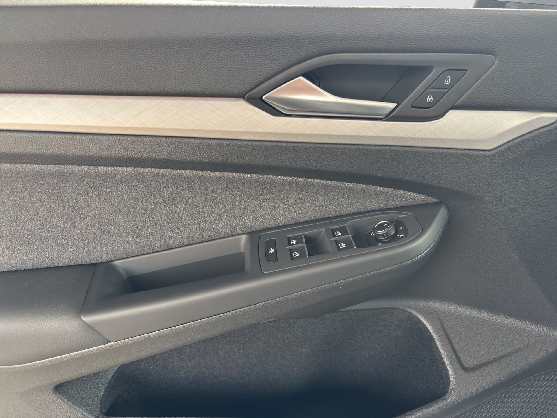 Volkswagen Golf Life 1.5 eTSI 115 PS Automatik Anhängerkupplung App-Connect Bild 15