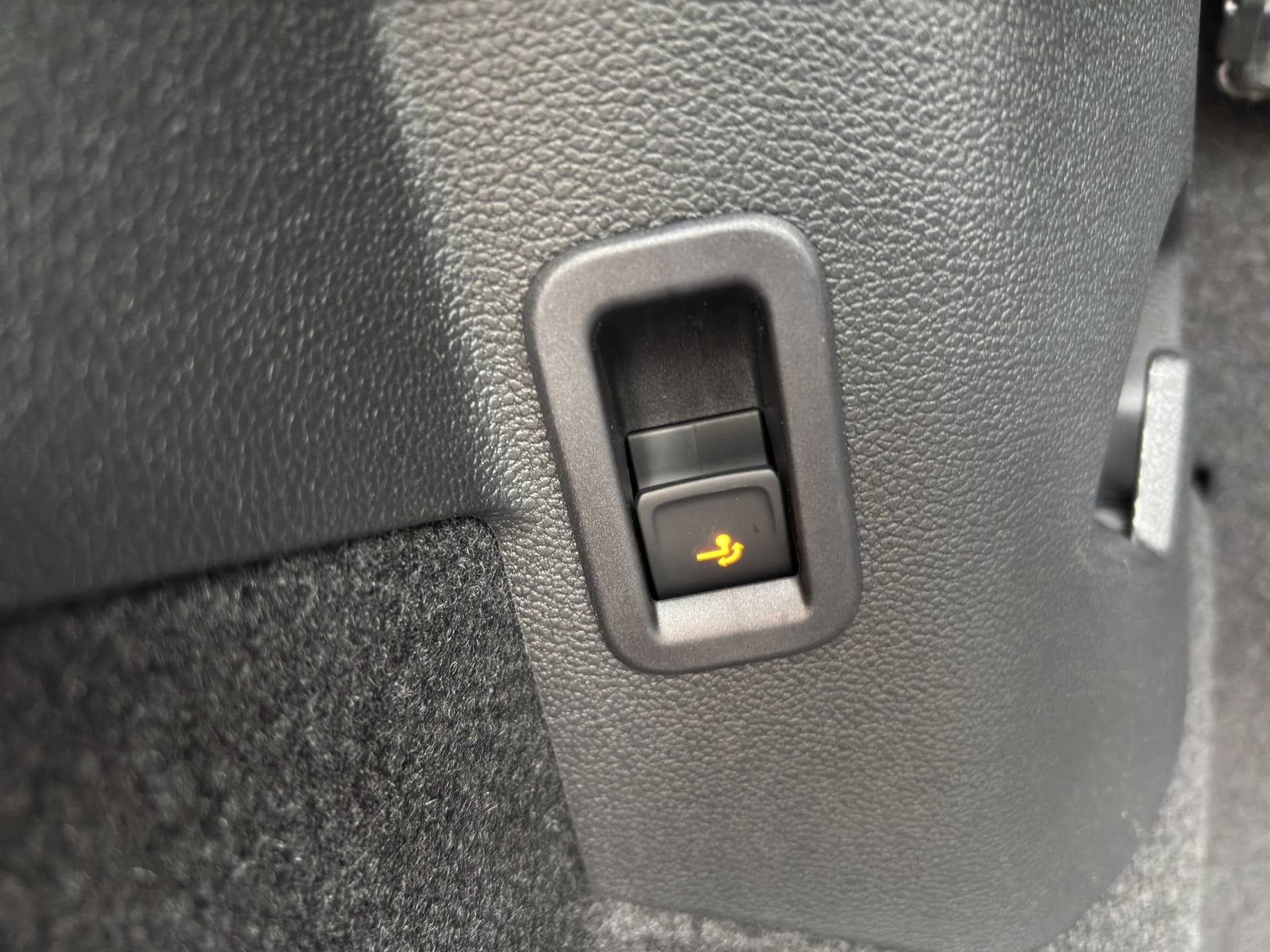 Volkswagen Golf Life 1.5 eTSI 115 PS Automatik Anhängerkupplung App-Connect Bild 18