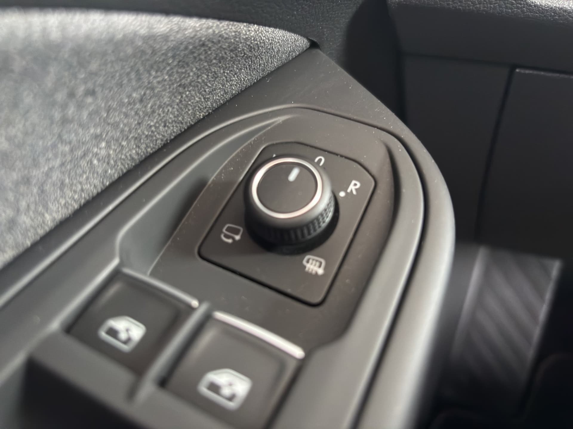 Volkswagen Golf Life 1.5 eTSI 115 PS Automatik Anhängerkupplung App-Connect Bild 21