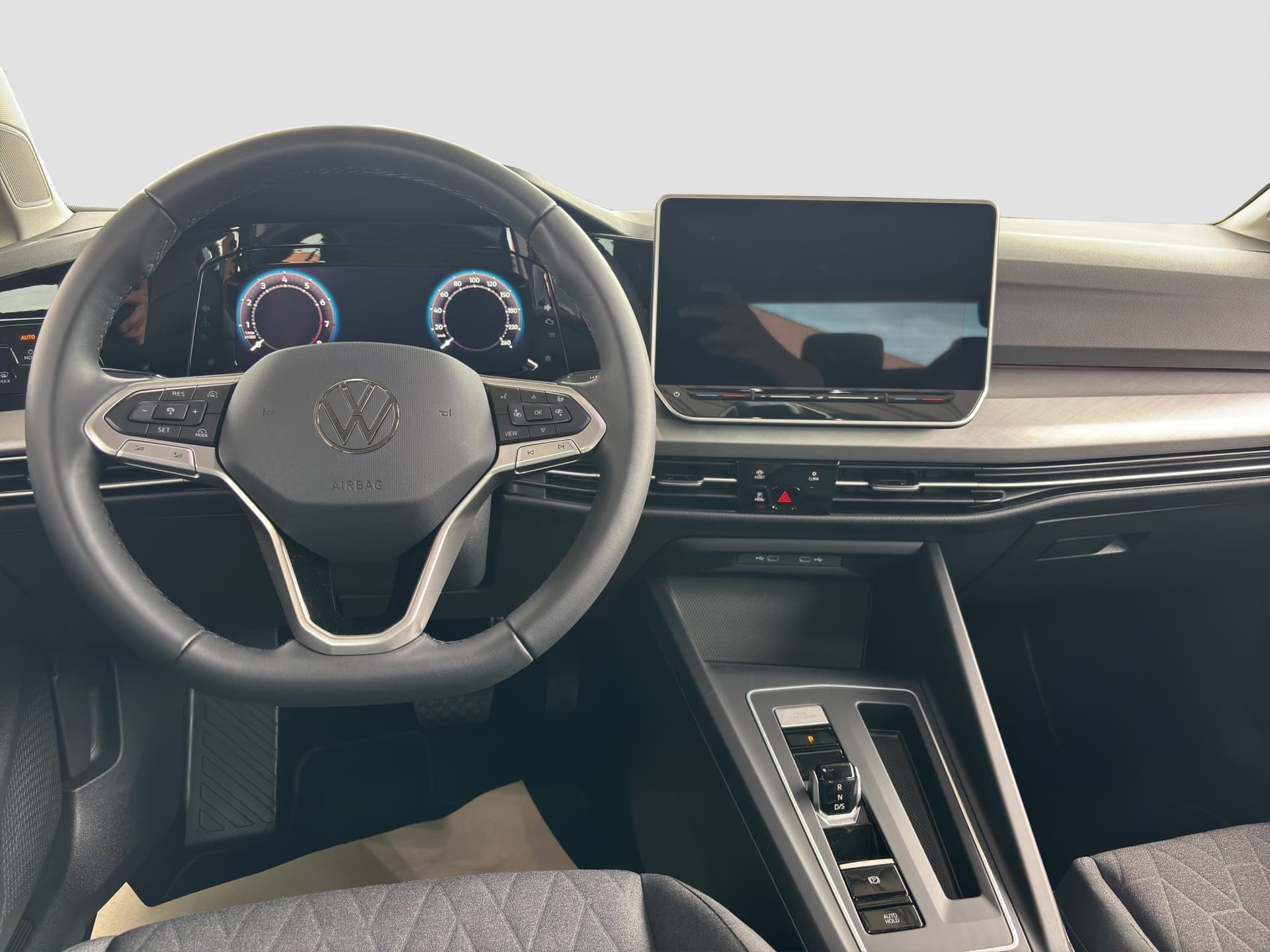 Volkswagen Golf Life 1.5 eTSI 115 PS Automatik Anhängerkupplung App-Connect Bild 9