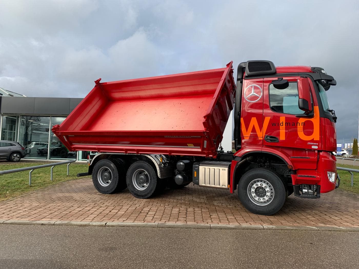 Mercedes-Benz Arocs 2651 K Dreiseitenkipper Meiller Bild 2