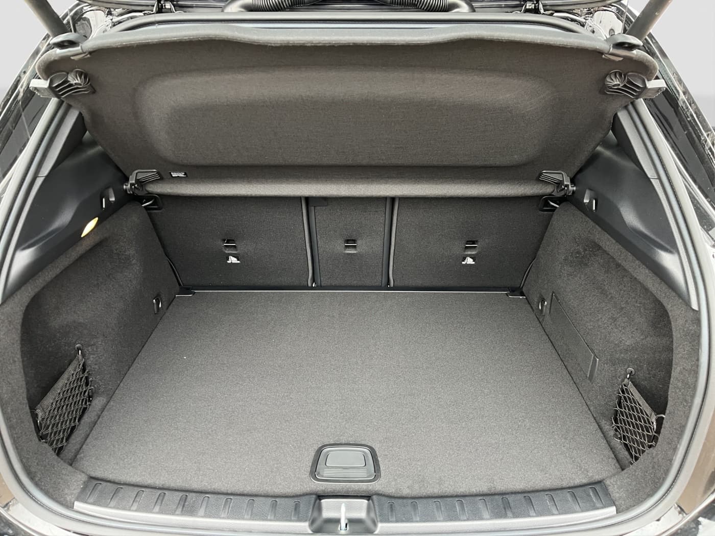 Mercedes-Benz GLA 180 Bild 16