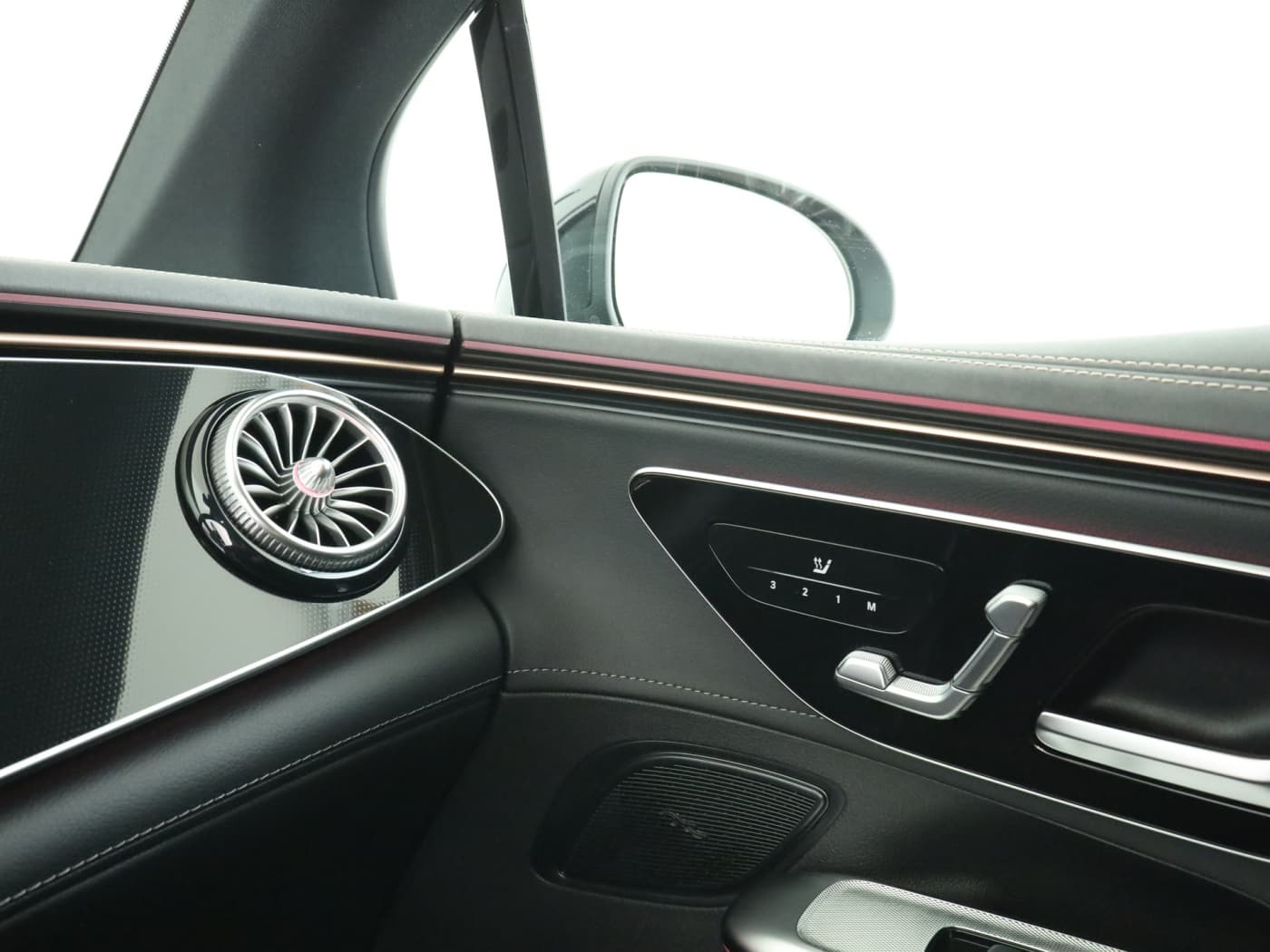 Mercedes-Benz EQE 350 Bild 16