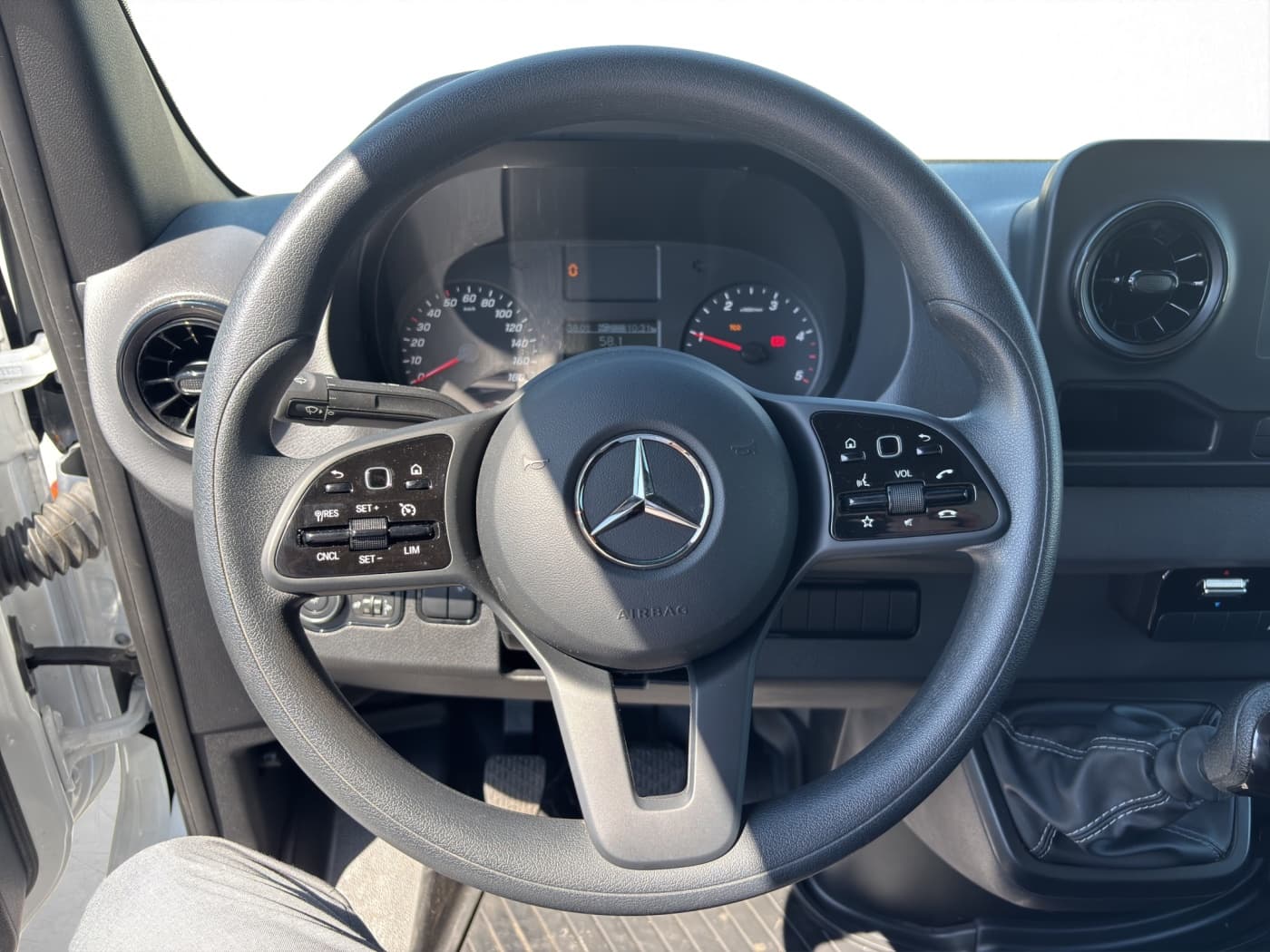 Mercedes-Benz Sprinter 517 CDI MÖBEL-Koffer Junge Bild 10