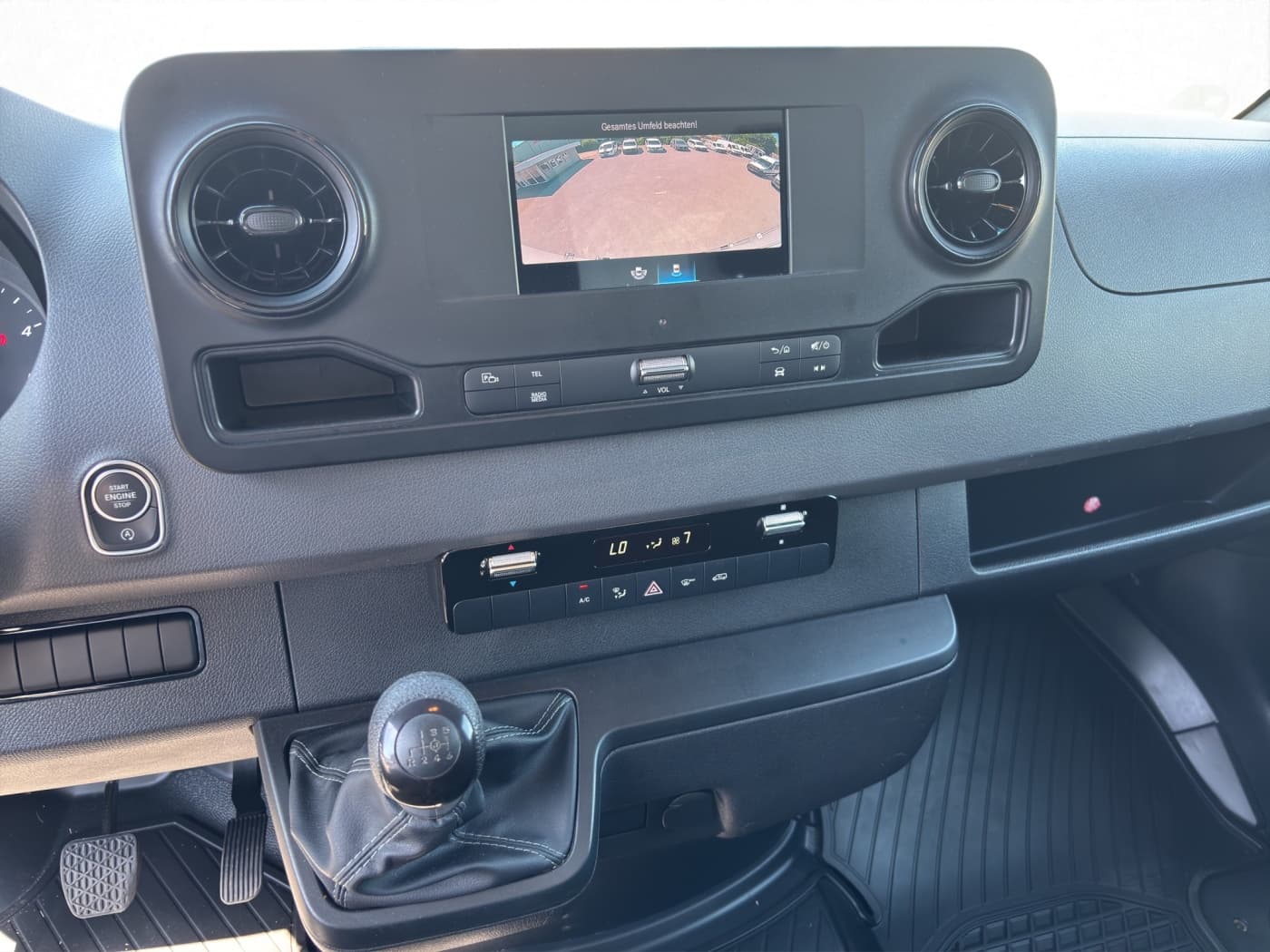 Mercedes-Benz Sprinter 517 CDI MÖBEL-Koffer Junge Bild 12