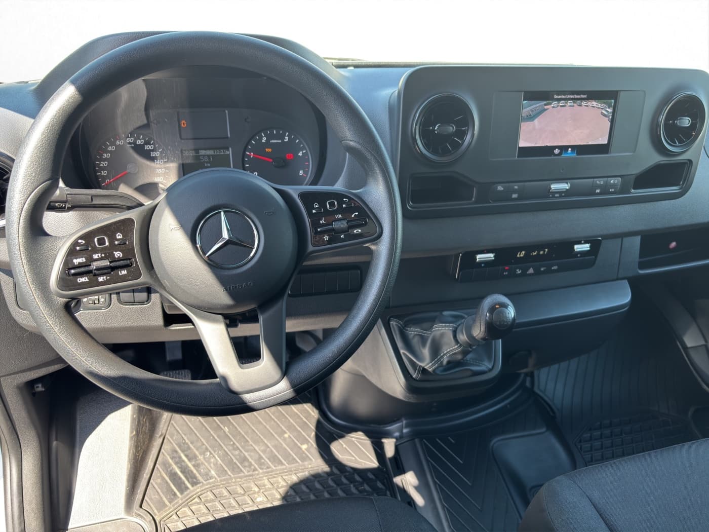 Mercedes-Benz Sprinter 517 CDI MÖBEL-Koffer Junge Bild 9