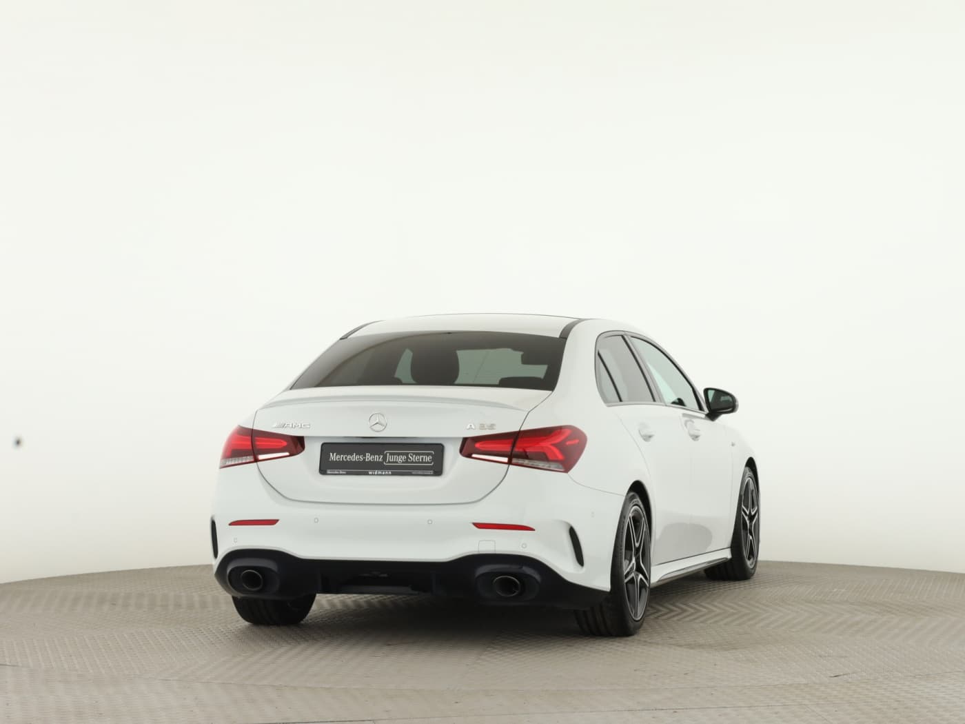 Mercedes-Benz A 35 AMG 4M Lim Bild 2
