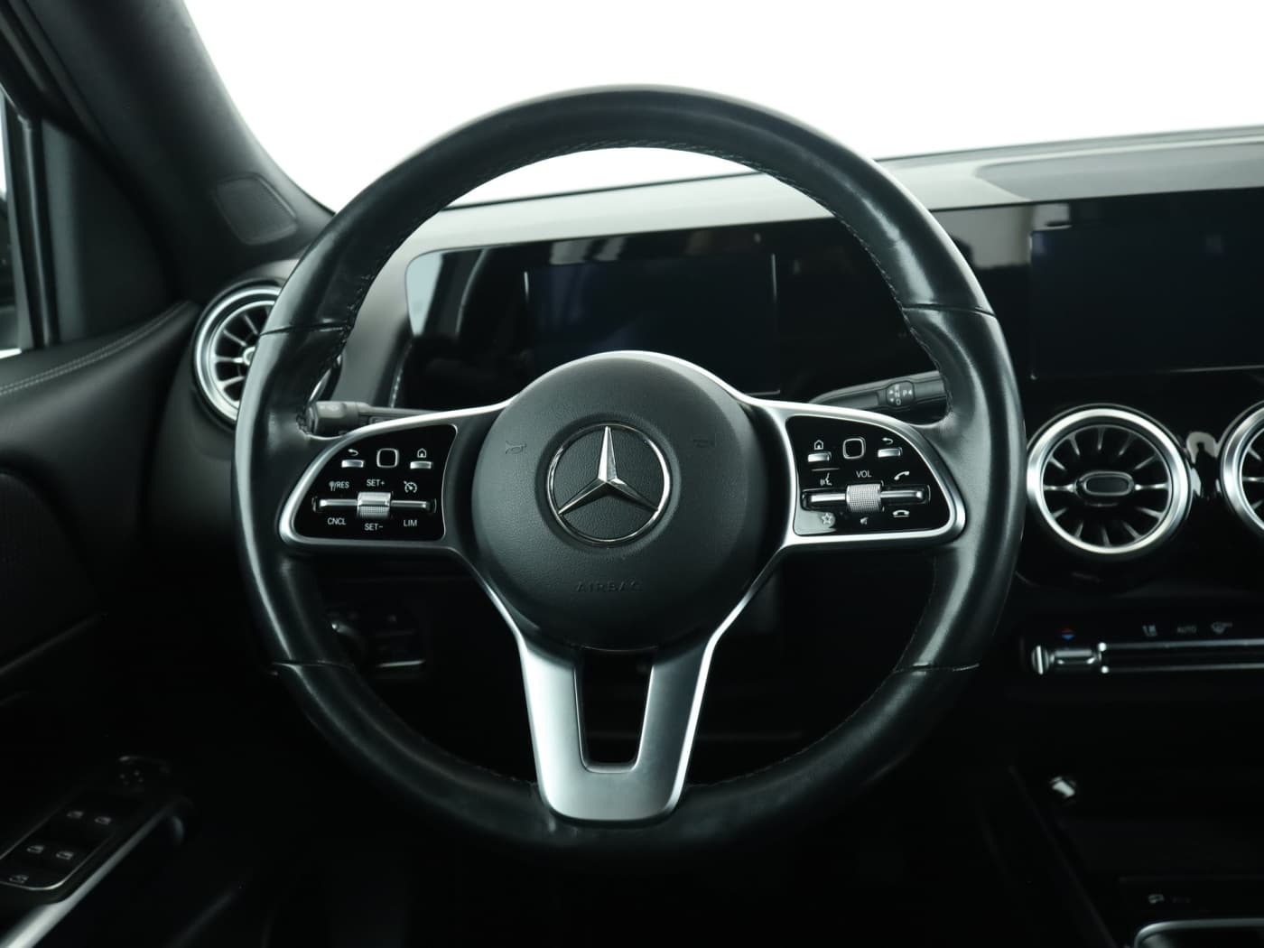 Mercedes-Benz GLB 220 d Bild 11