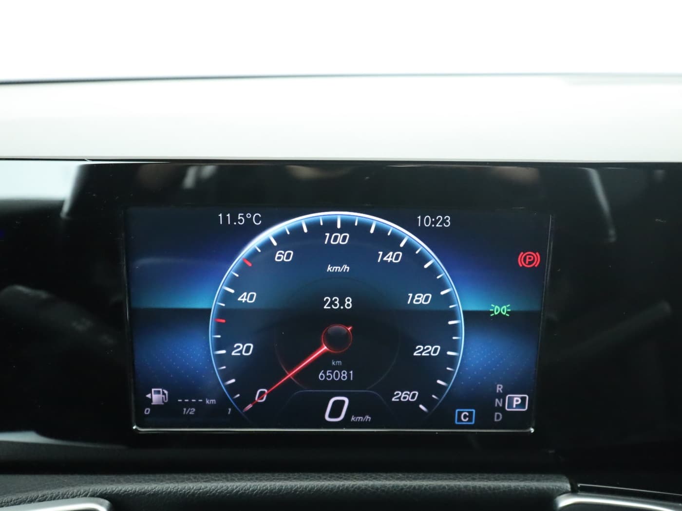 Mercedes-Benz GLB 220 d Bild 12