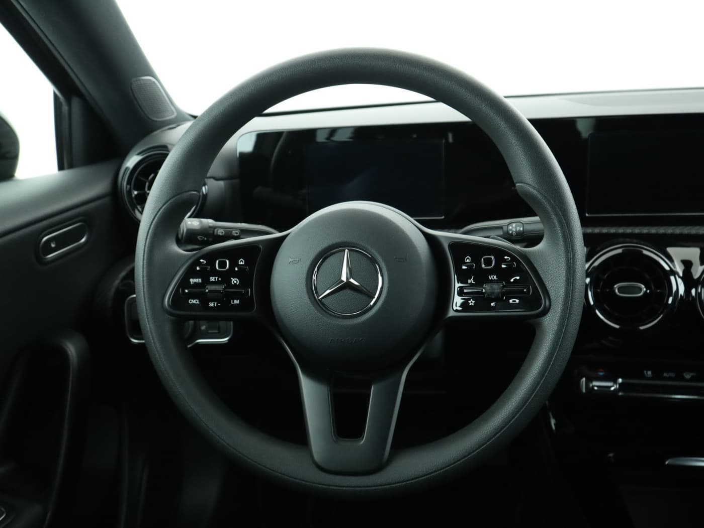 Mercedes-Benz A 180 d Bild 11