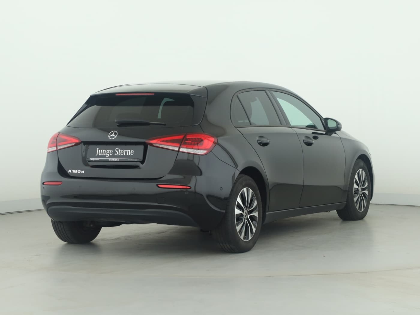 Mercedes-Benz A 180 d Bild 2