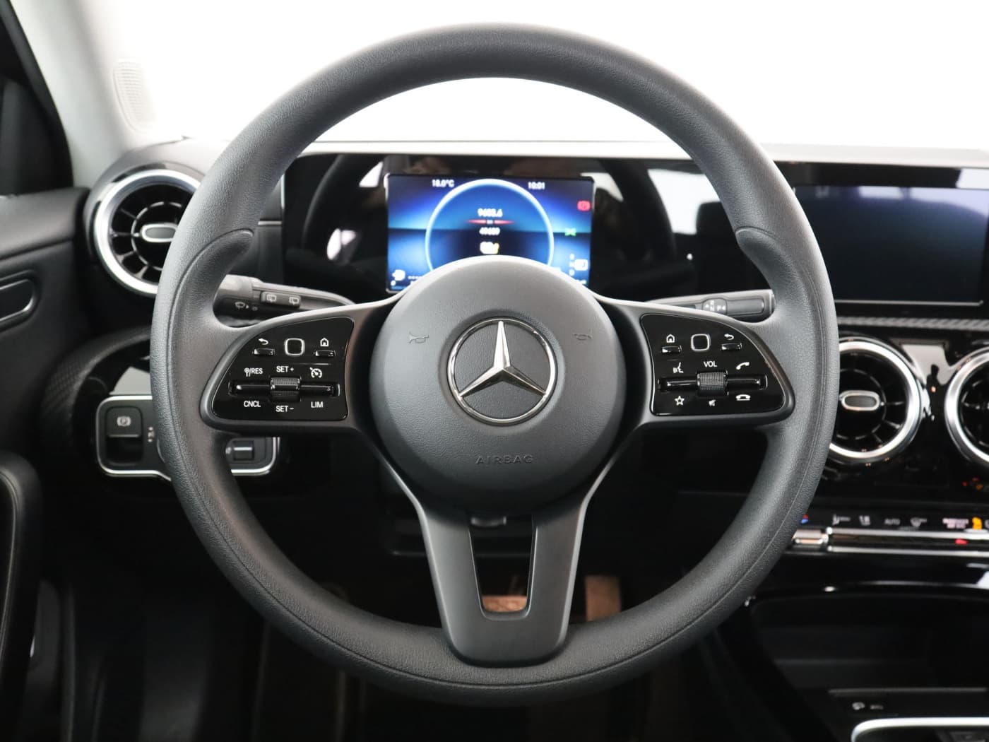 Mercedes-Benz A 250 e Bild 11