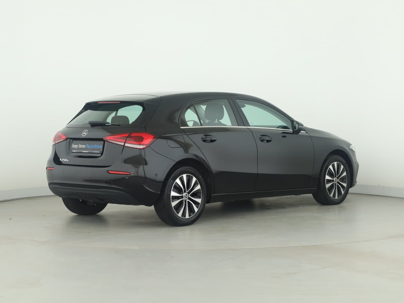 Mercedes-Benz A 250 e Bild 6