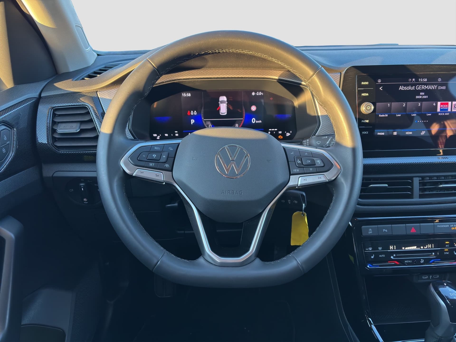 Volkswagen T-CROSS Life 1.5 TSI 150 PS DSG Navi ACC Kamera Bild 10