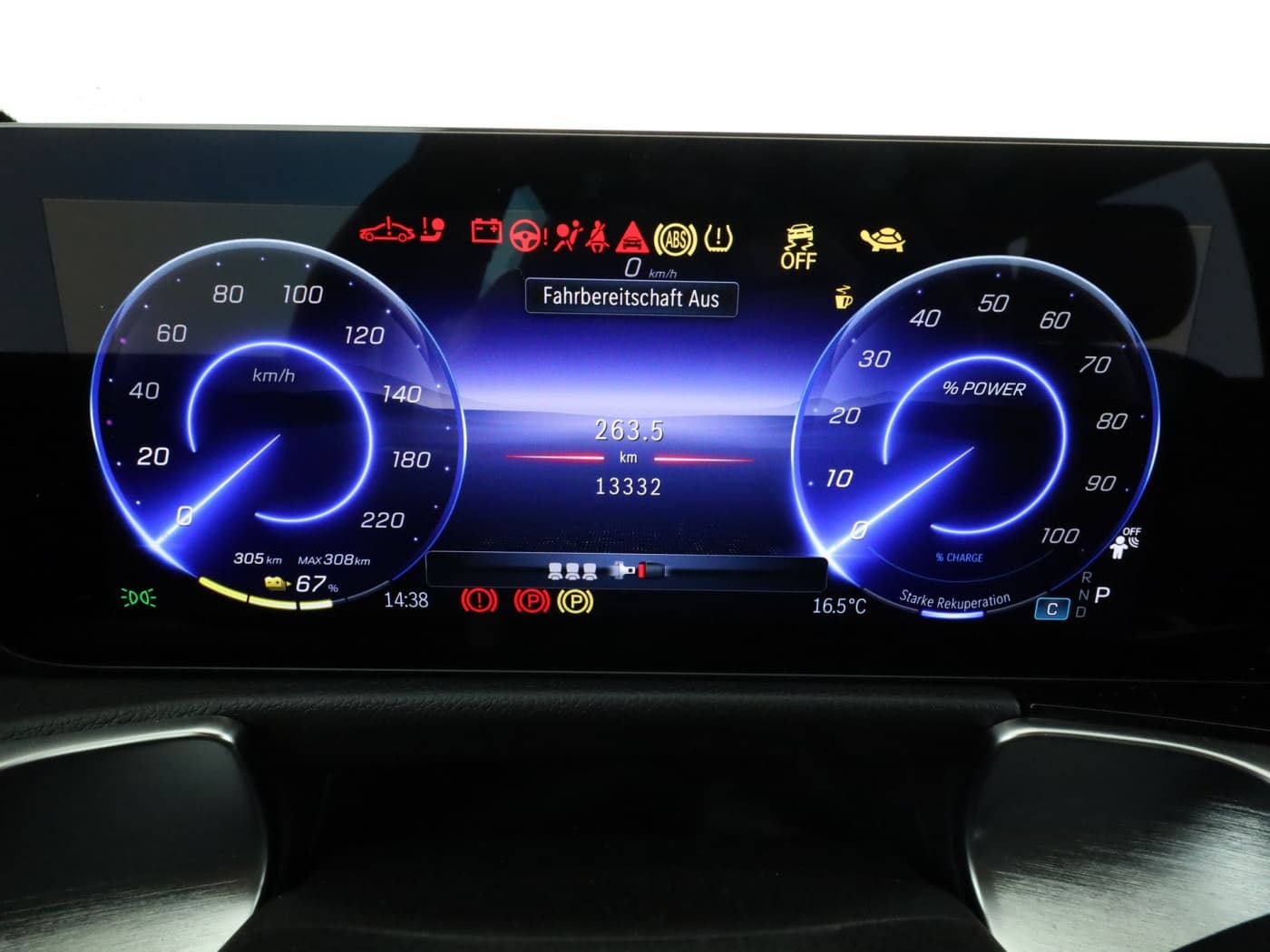 Mercedes-Benz EQB 300 4M Bild 12