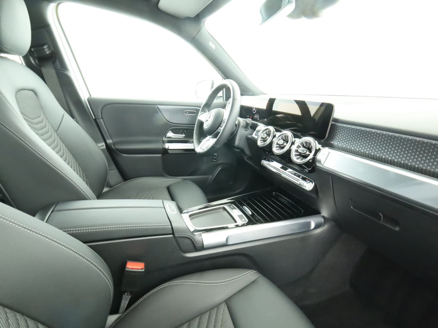 Mercedes-Benz EQB 300 4M Bild 17