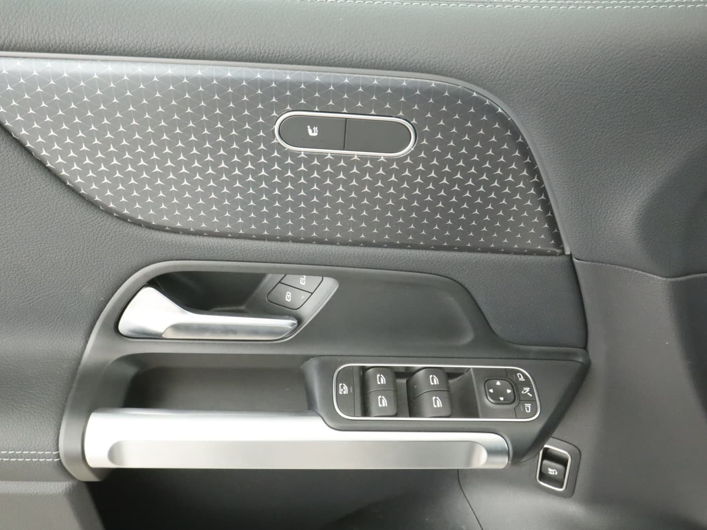 Mercedes-Benz EQB 300 4M Bild 20