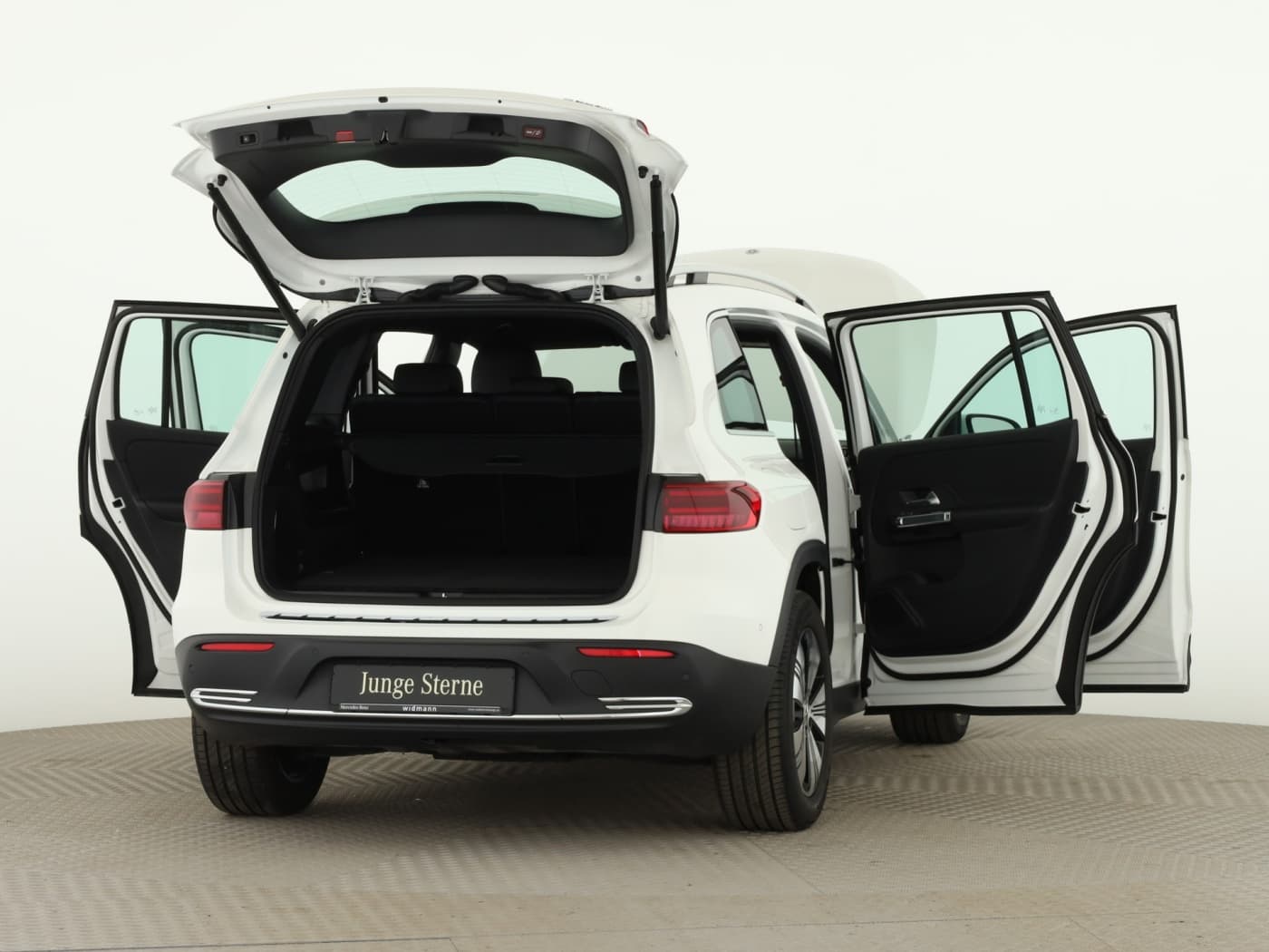Mercedes-Benz EQB 300 4M Bild 9