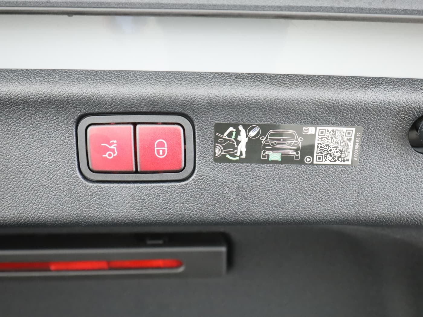 Mercedes-Benz C 400 4MATIC elektrisch Bild 25