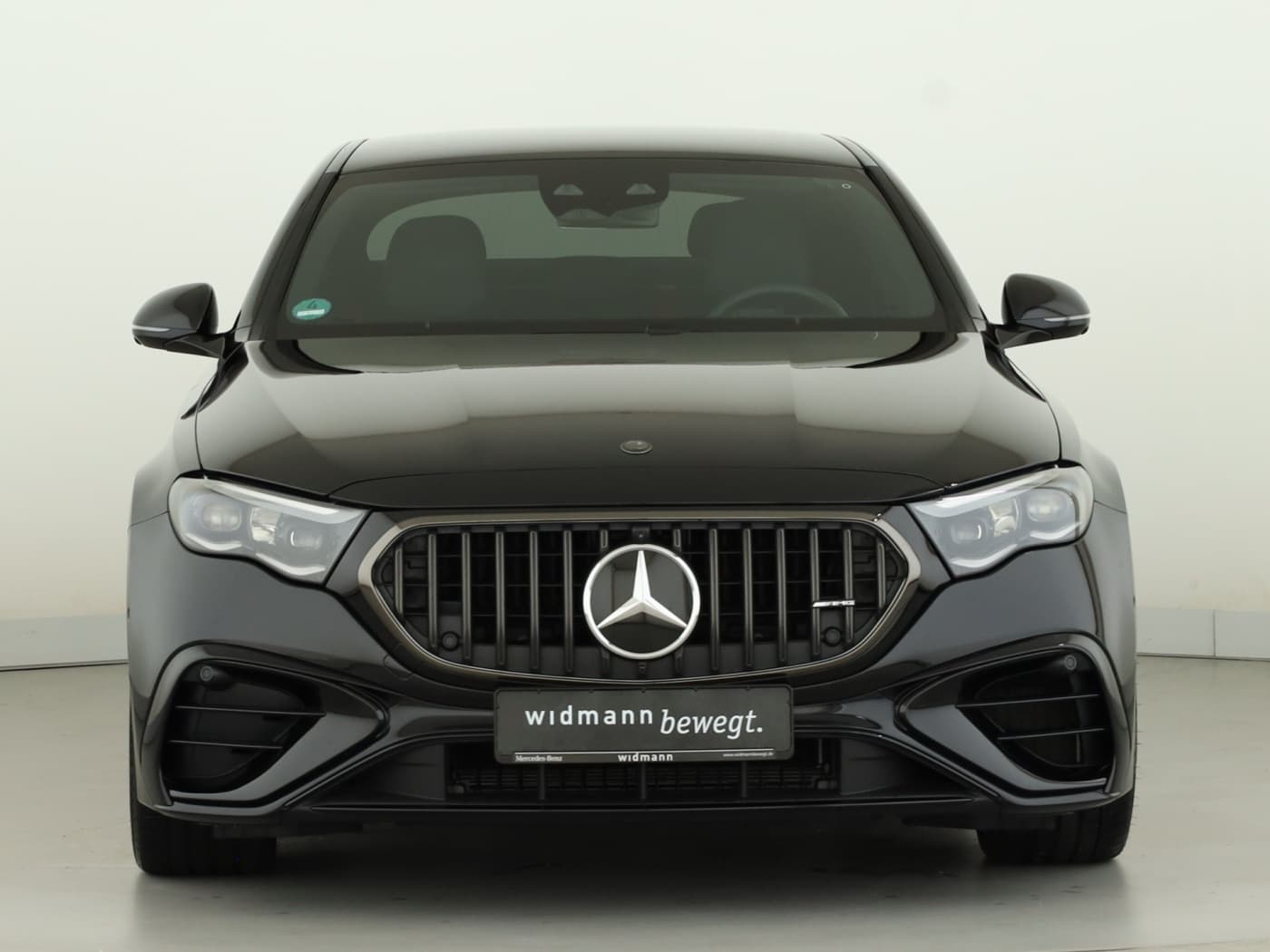 Mercedes-Benz AMG E 53 Hybrid 4MATIC+ Limousine Bild 3