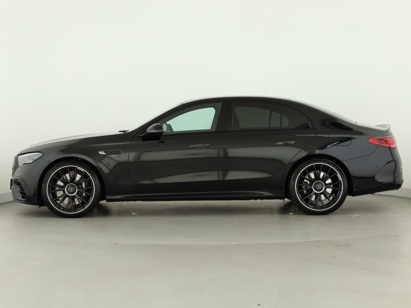 Mercedes-Benz AMG E 53 Hybrid 4MATIC+ Limousine Bild 7
