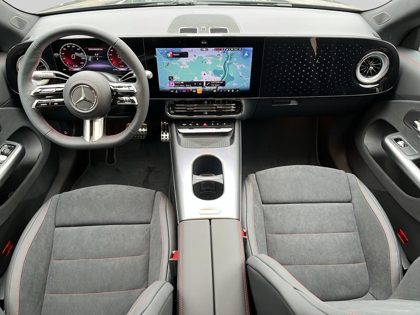 Mercedes-Benz CLA 250+ EQ Bild 12