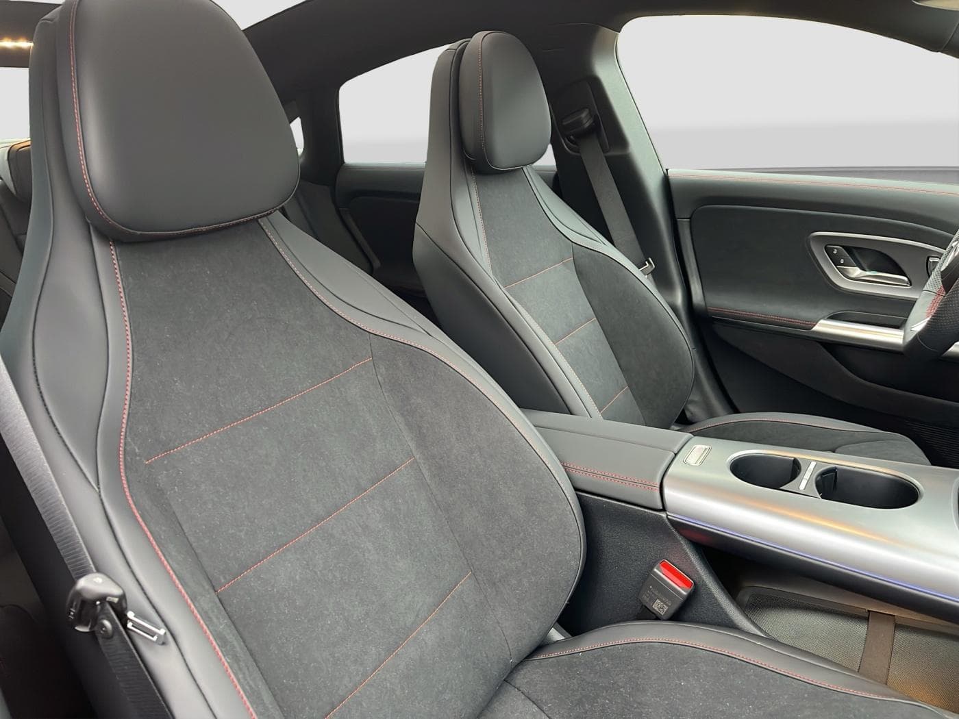Mercedes-Benz CLA 250+ EQ Bild 13