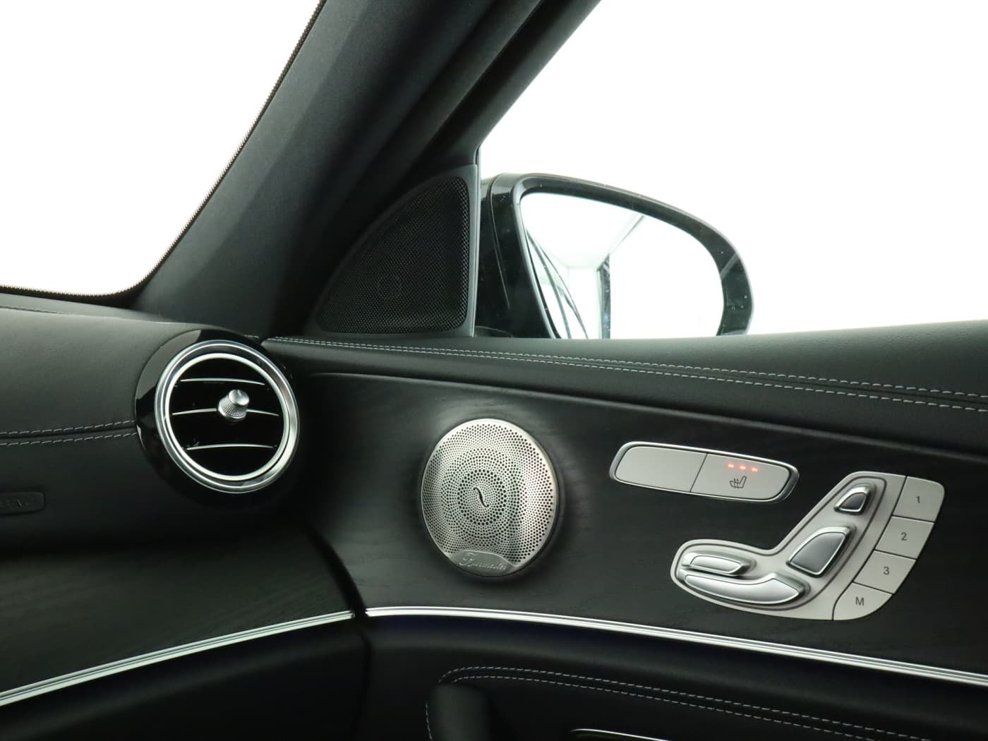 Mercedes-Benz E 300 d 4M T Bild 16