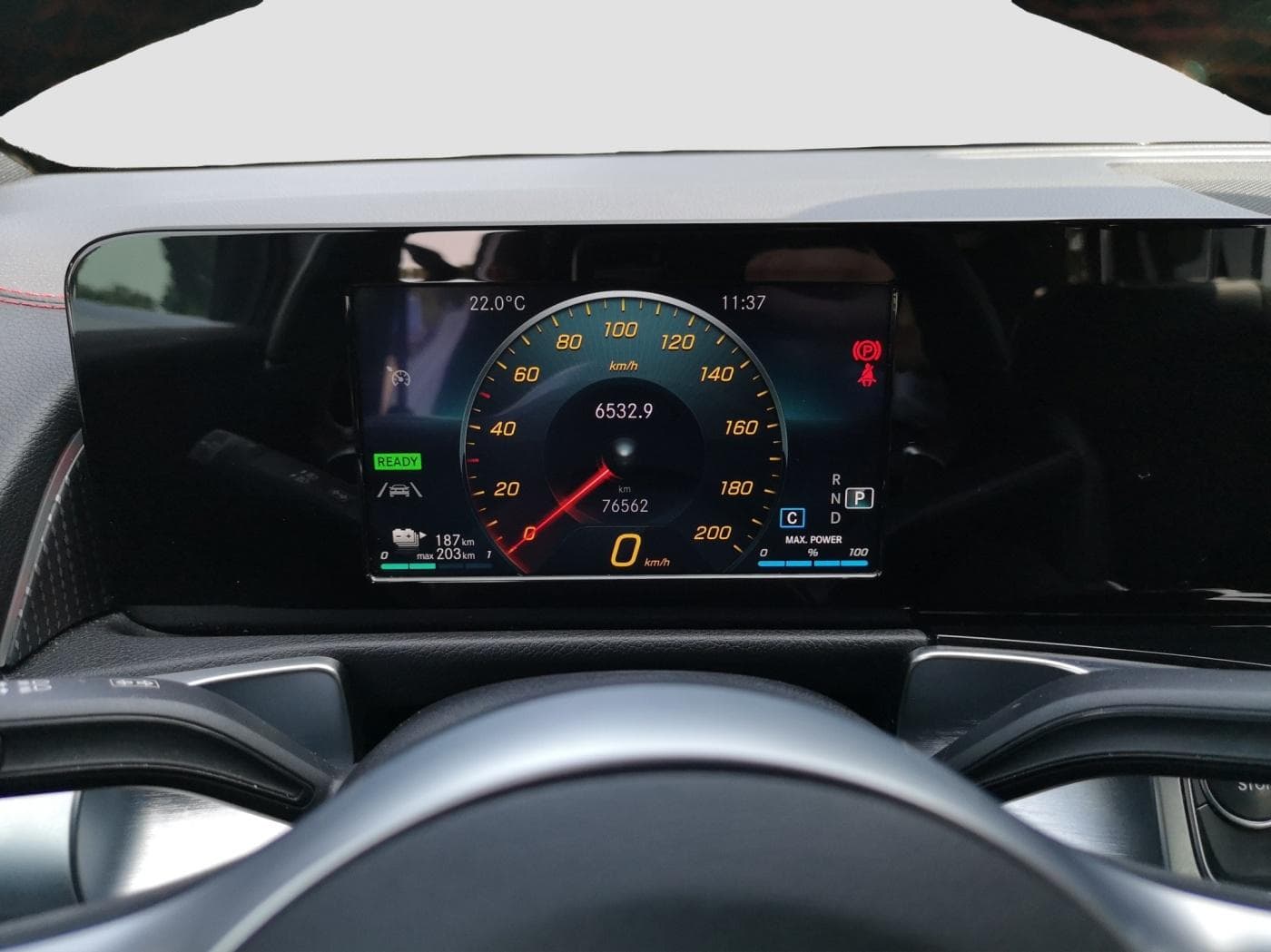 Mercedes-Benz EQB 300 4M Bild 11