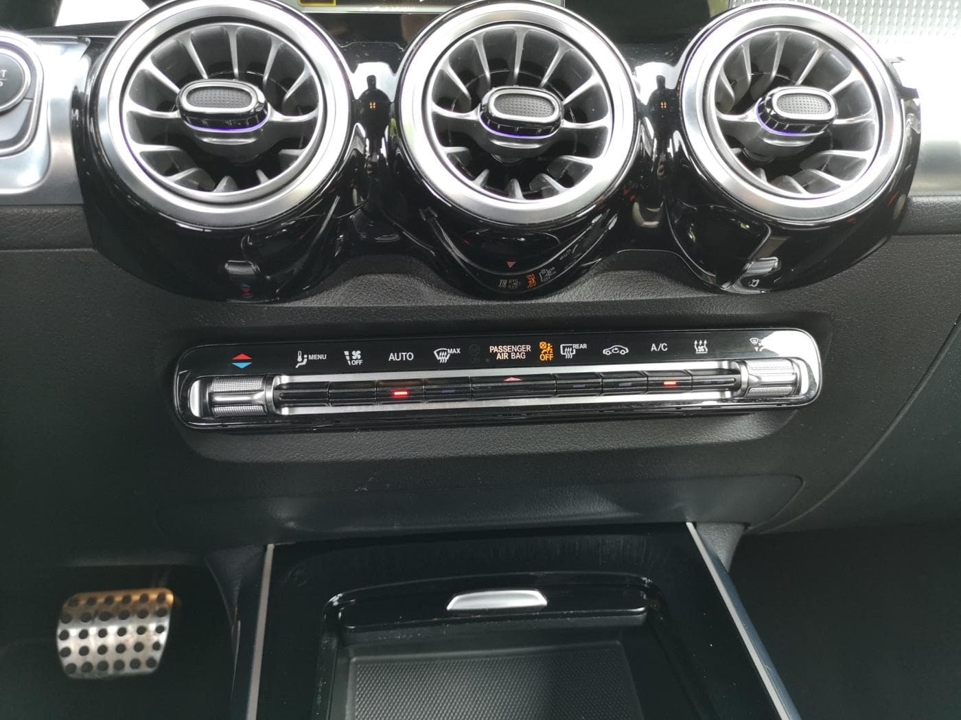 Mercedes-Benz EQB 300 4M Bild 13