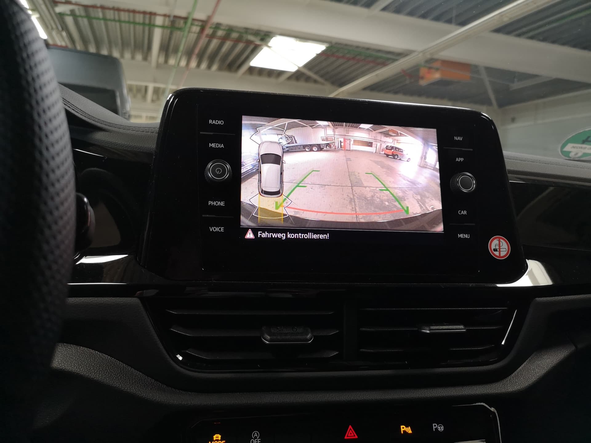 Volkswagen T-Roc R-Line 1.5 l TSI OPF DSG Bild 22