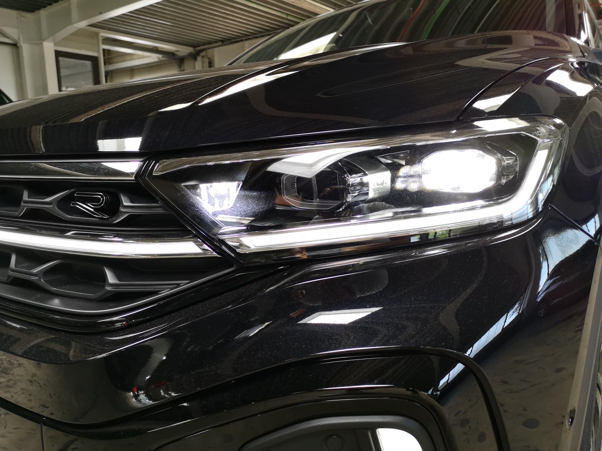 Volkswagen T-Roc R-Line 1.5 l TSI OPF DSG Bild 23