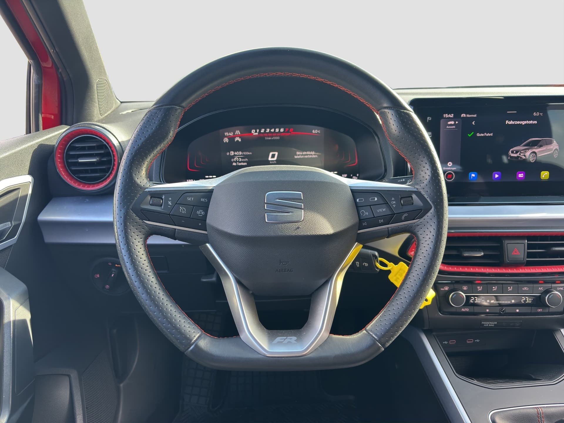 Seat Arona FR 1.0 TSI 110 PS NAVI GRA LED Bild 10