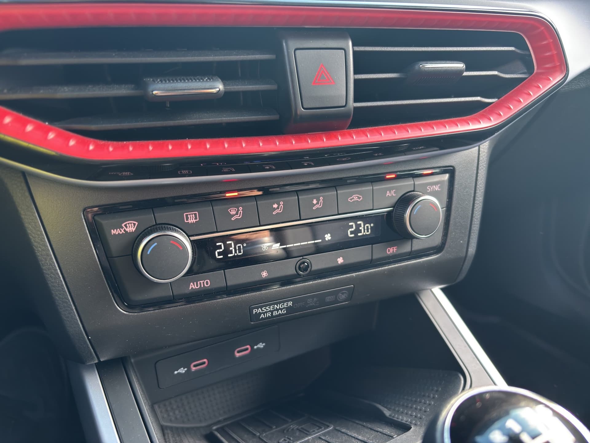 Seat Arona FR 1.0 TSI 110 PS NAVI GRA LED Bild 12