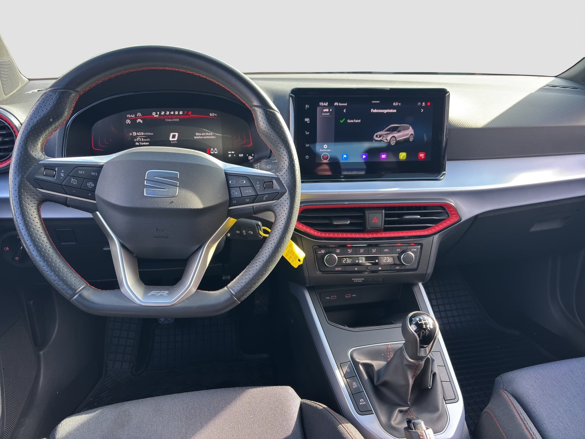 Seat Arona FR 1.0 TSI 110 PS NAVI GRA LED Bild 9