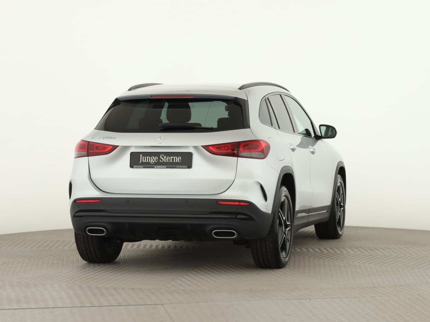 Mercedes-Benz GLA 250 e Bild 2