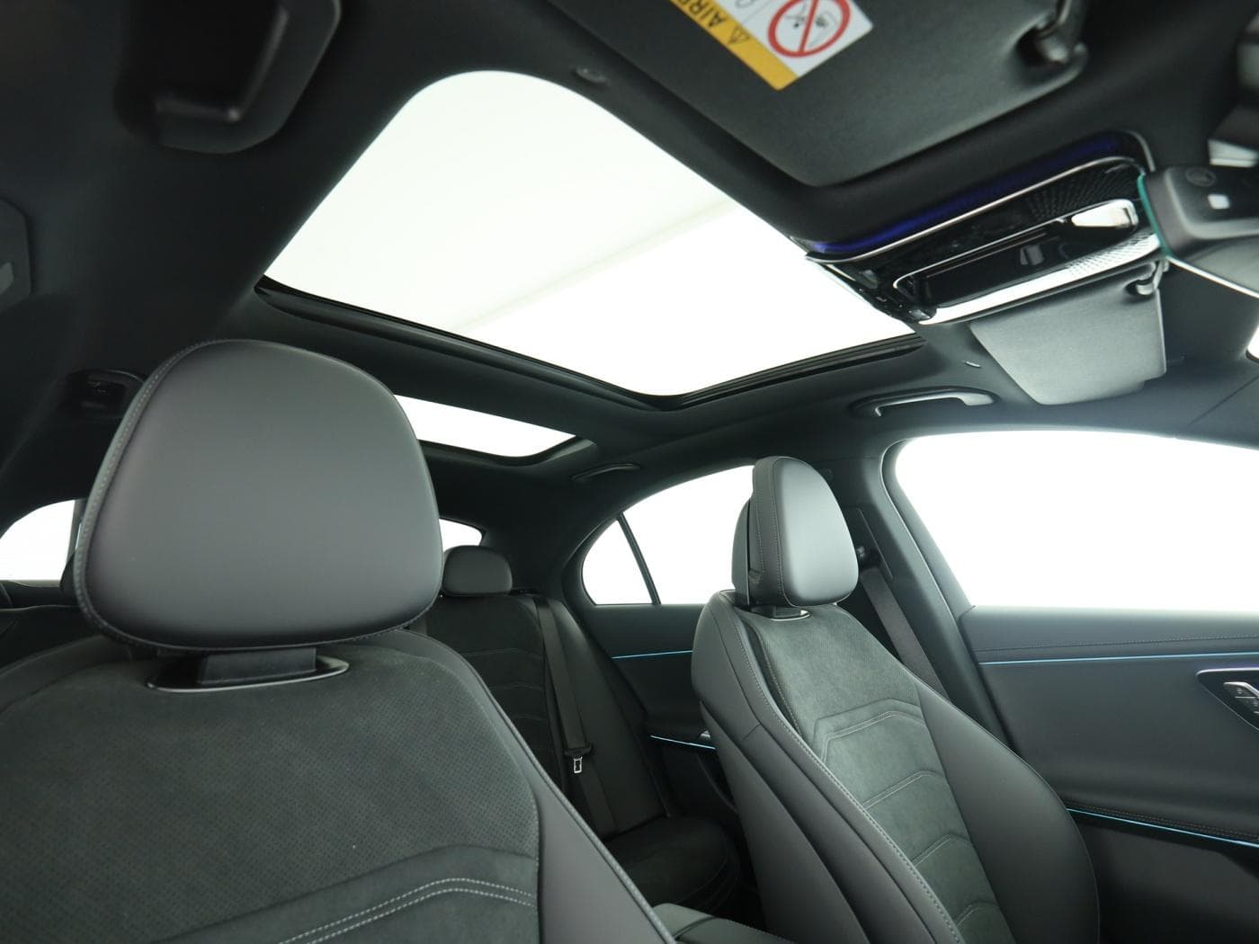 Mercedes-Benz E 220 d Limousine Bild 21