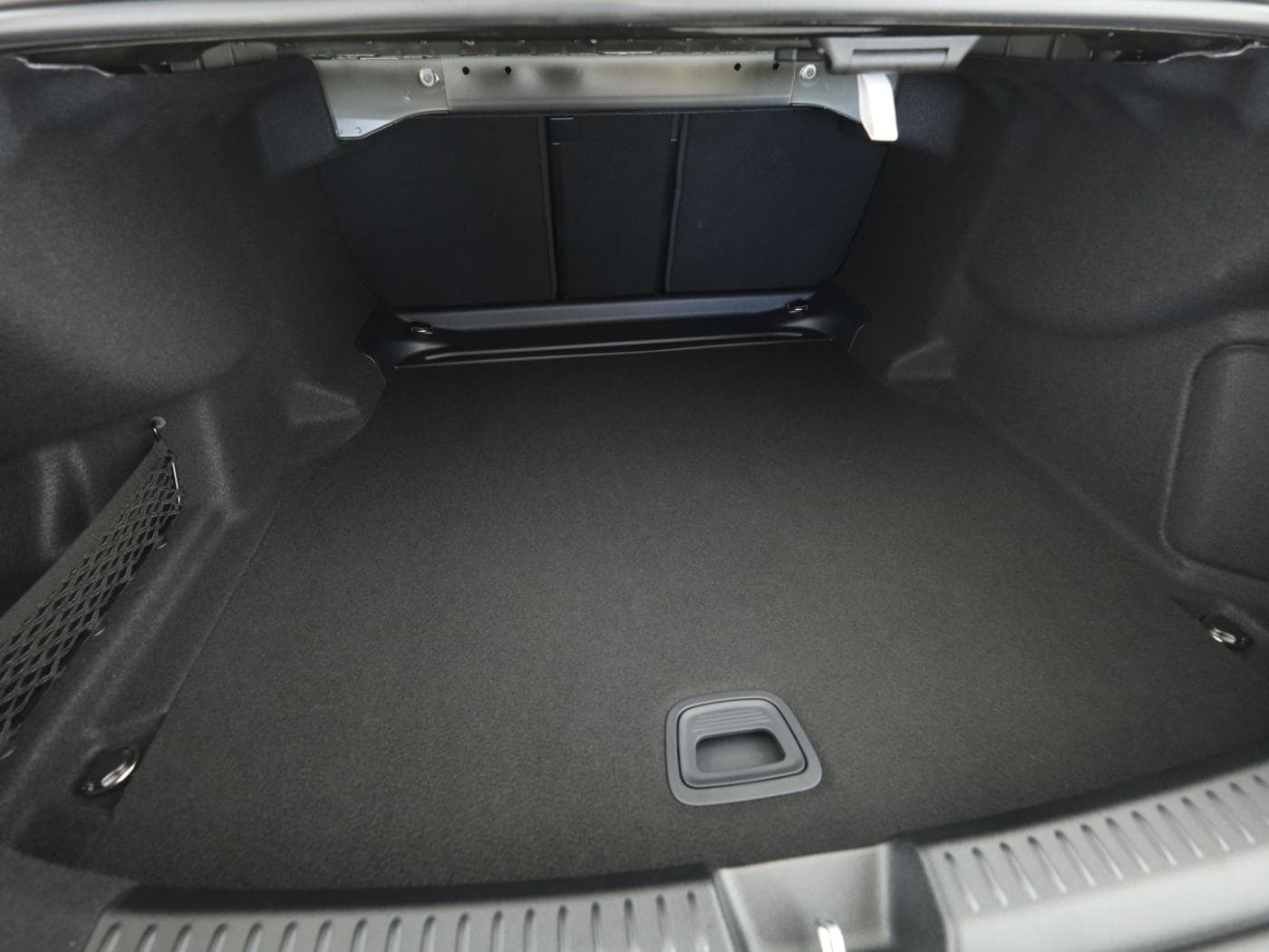 Mercedes-Benz E 220 d Limousine Bild 23