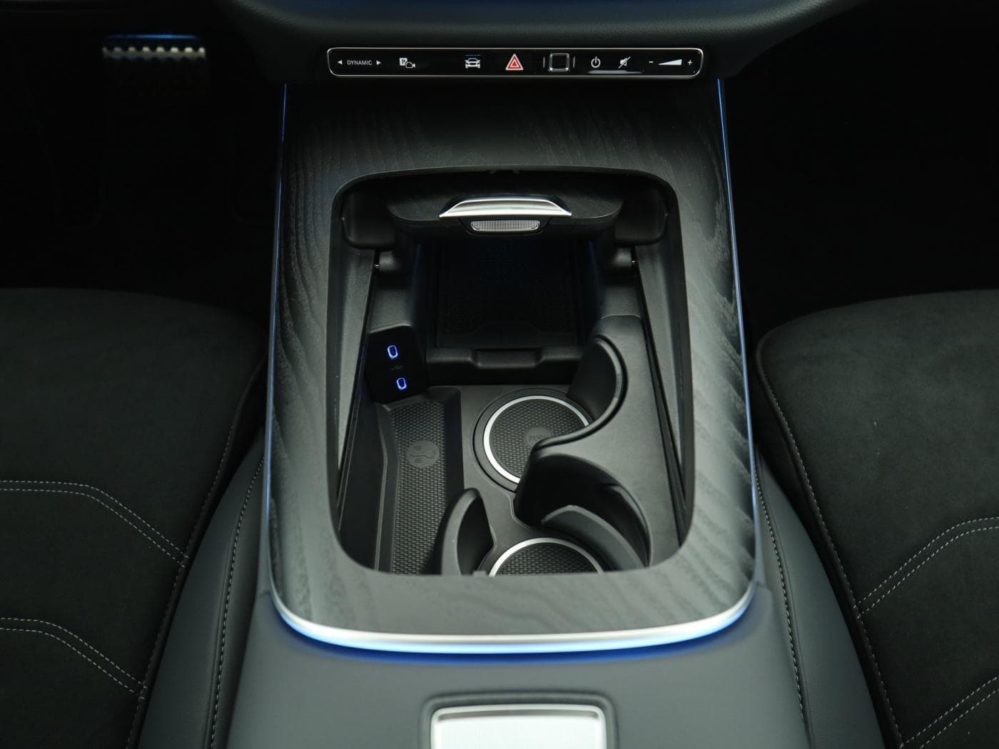 Mercedes-Benz E 220 d Limousine Bild 25