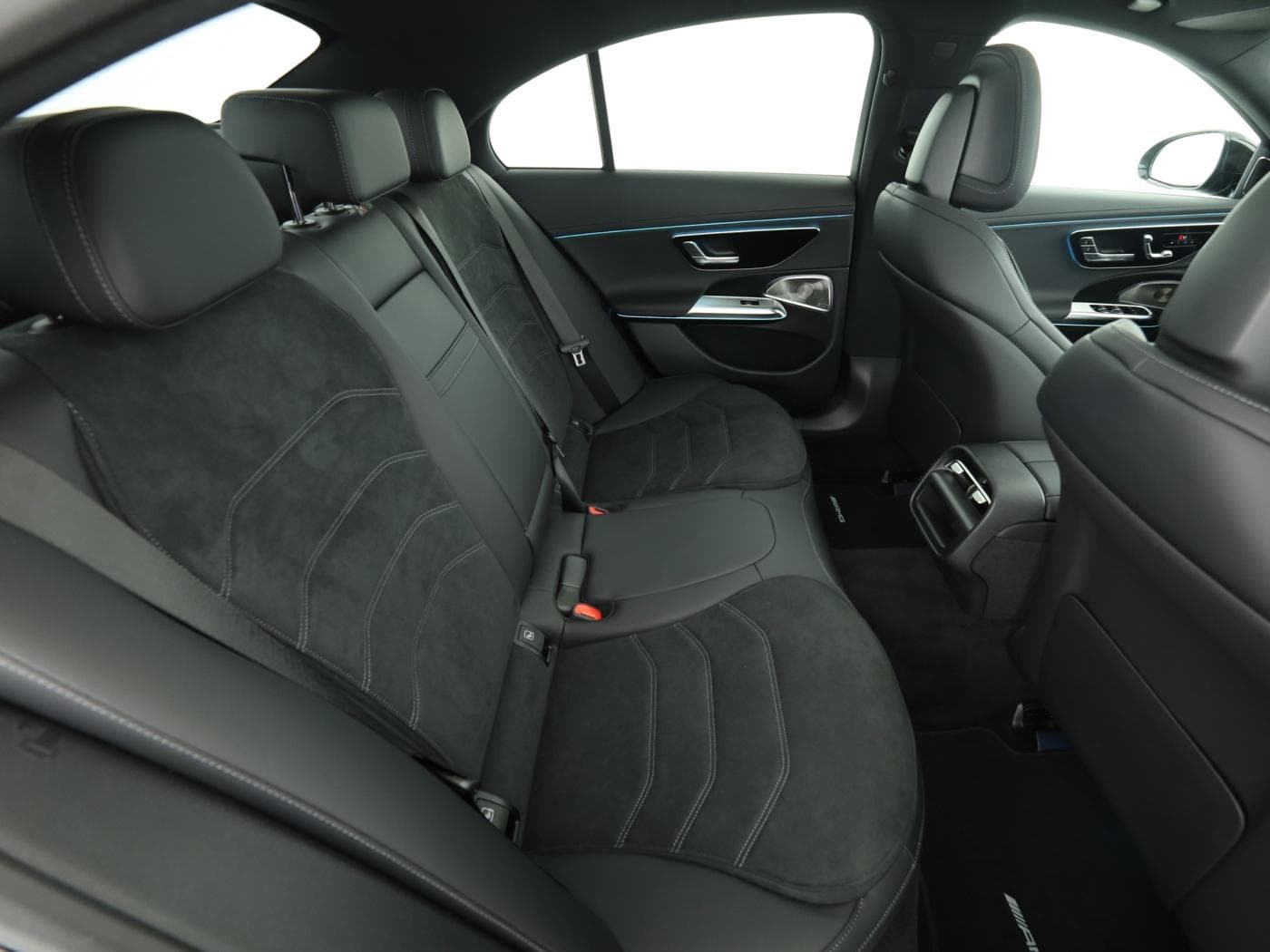 Mercedes-Benz E 220 d Limousine Bild 27