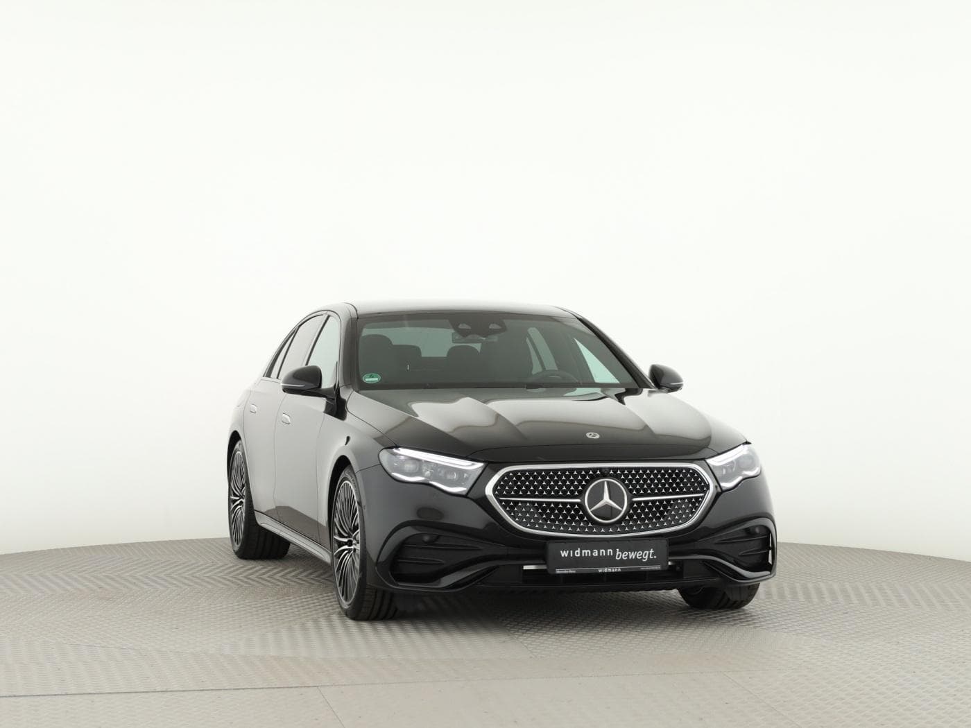 Mercedes-Benz E 220 d Limousine Bild 3