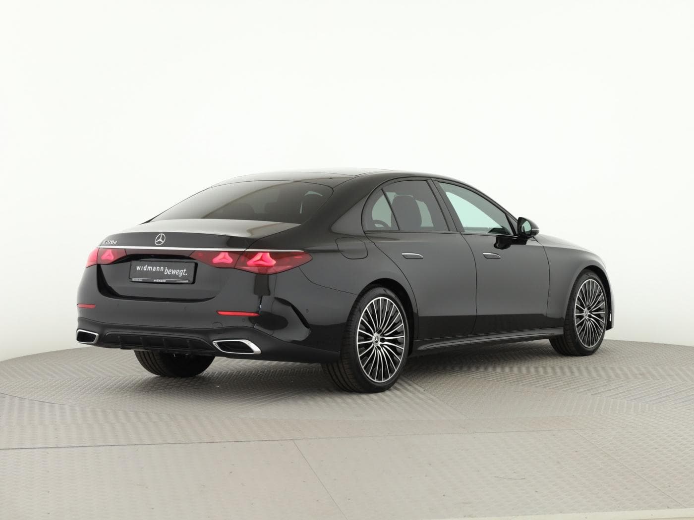 Mercedes-Benz E 220 d Limousine Bild 6