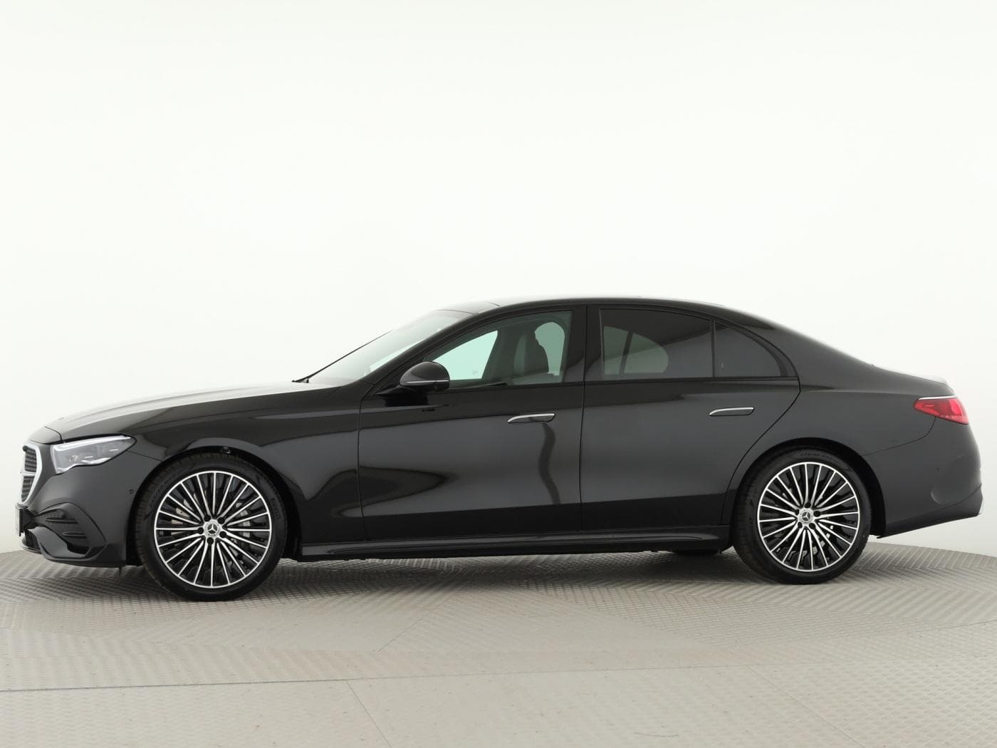 Mercedes-Benz E 220 d Limousine Bild 7